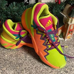 Adidas Issue # 2 basketball shoes. like NEW!